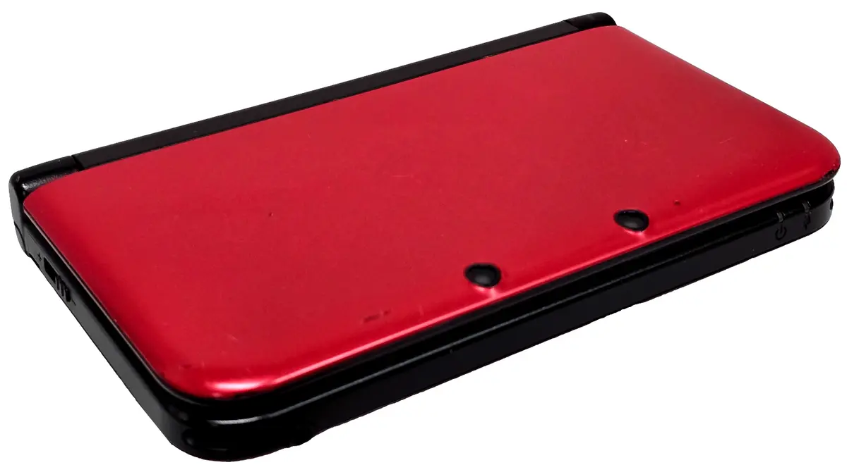 Red Nintendo 3Ds Xl Console + Usb Charger & 4Gb Sd Card 1