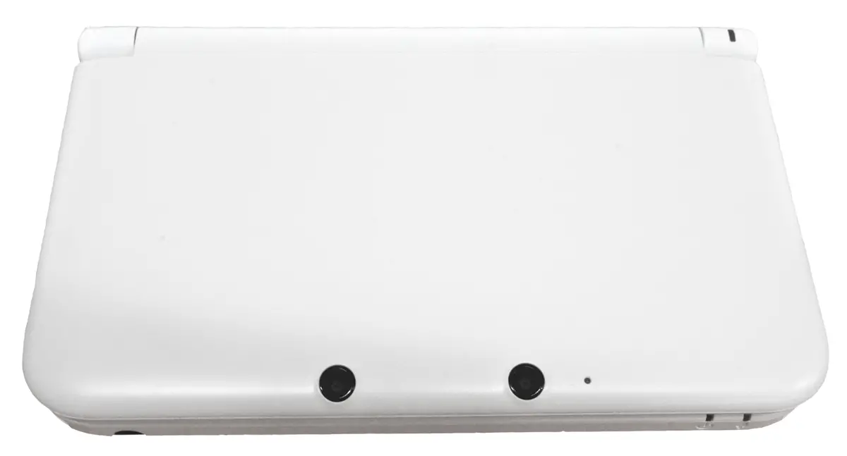 White Nintendo 3Ds Xl Console + Usb Charger & 4Gb Sd Card 1