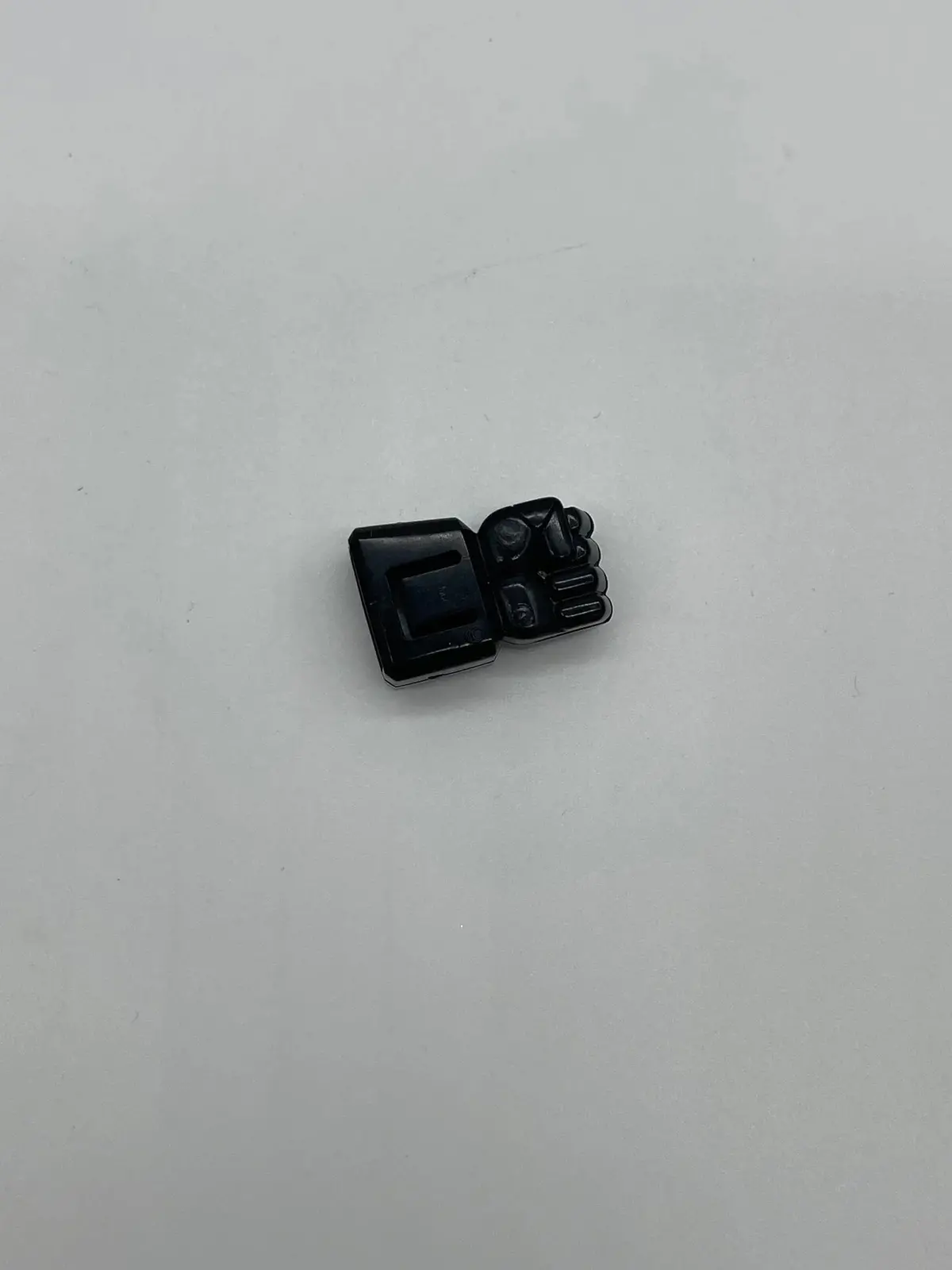 G1 Thundercracker - Left Fist 1